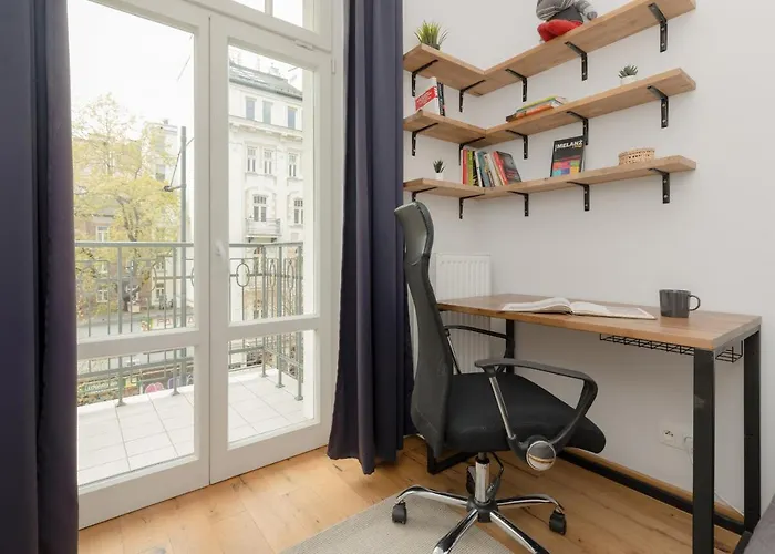 Apartment With Balcony Warsaw\'S Praga By Noclegi Renters