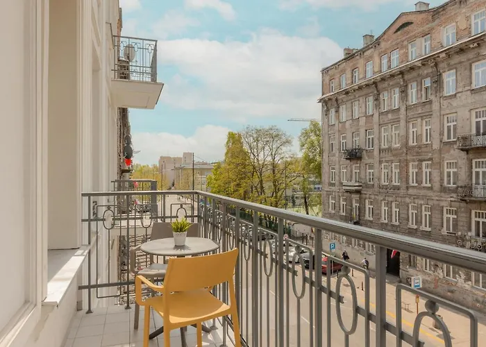 Apartment With Balcony Warsaw\'S Praga By Noclegi Renters
